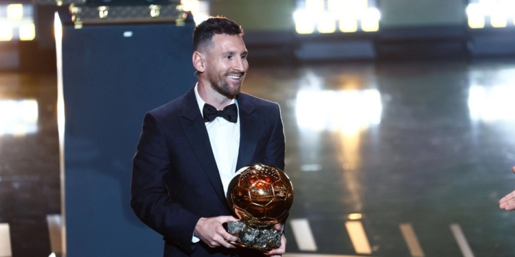 Kupa e Botës bën diferencën, Messi fiton “Topin e Artë” për herë të tetë