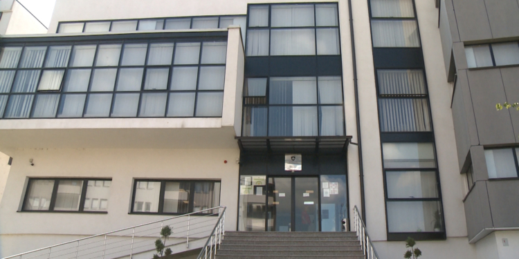 Prokuroria kërkon paraburgim për pronarin e lokalit në Malishevë ku u helmuan 145 persona