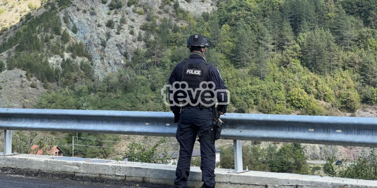Situatë e qetë në Banjskë, policia po monitoron situatën në fshat dhe manastir