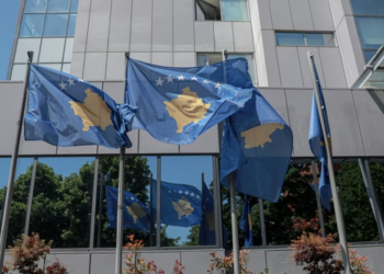 Qeveria thotë se mbështet mbajtjen e zgjedhjeve në veri sipas udhëzimit administrativ