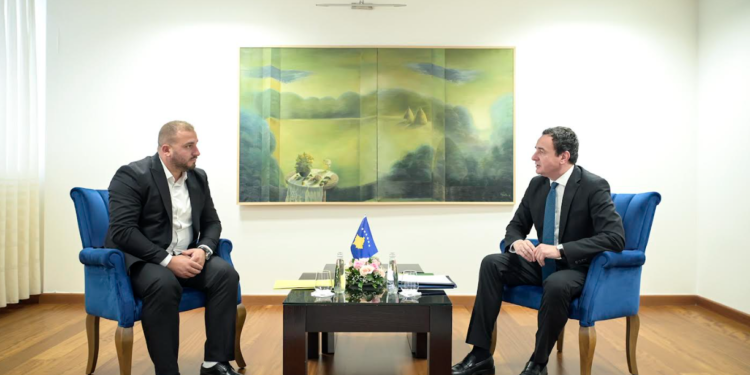 Kurti takohet me nënkryetarin e Bujanocit, flasin për pakicën shqiptare në Serbi