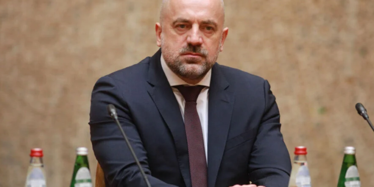 Mediat në Serbi raportojnë për arrestimin e Milan Radoiçiq