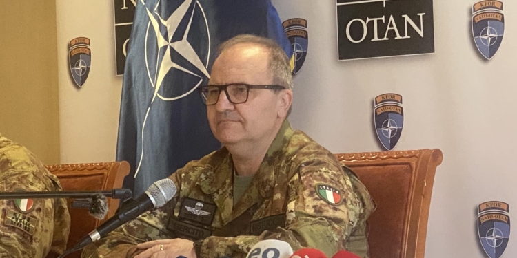 Komandanti i KFOR-it: Do të vijnë trupa shtesë