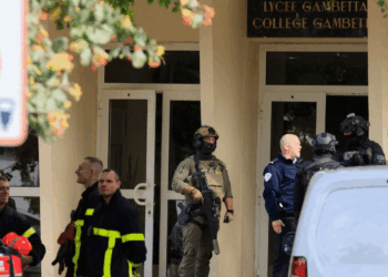 Vritet një mësues gjatë një sulmi me thikë në një shkollë në Francë