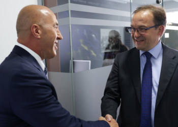 Haradinaj pret në takim njoftues ambasadorin austriak