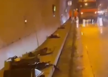 ​Përplasen tri automjete në tunelin e Kalimashit, 2 viktima e 3 të lënduar