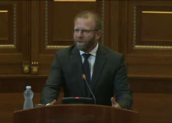 Abazi: VV me mosprezencë në Kuvend po dorëzohet para vetëvetes