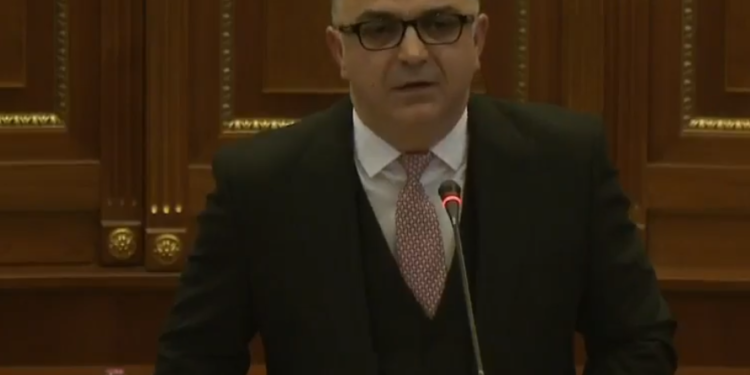 Tahiri: Momenti i fundit që Kosova t’i shmanget një kolapsi ekonomik