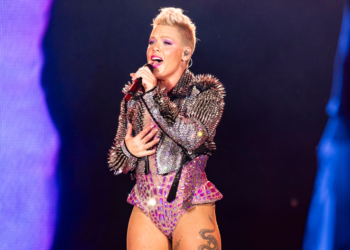 Pink zbulon se ajo pothuajse vdiq nga mbidoza gjatë adoleshencës