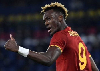 Dëmtimet “largojnë” Abraham nga Roma