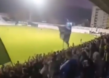 Tifozët e Vojvodinës thërrasin Mladiqin, por të Novi Pazarit kundëpërgjigjen me thirrjet Albin Kurti