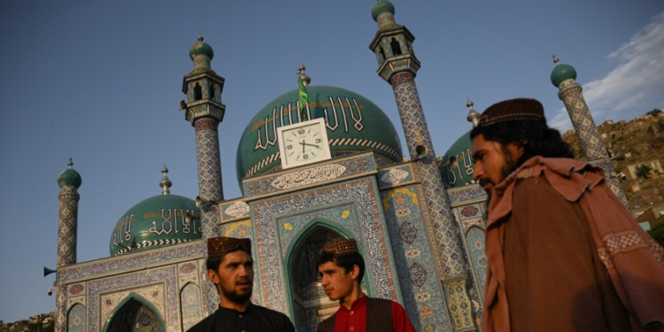 Raportohet për dhjetëra të vrarë pas një shpërthimi në një xhami në Afganistan