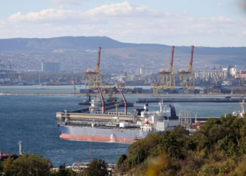 ShBA sanksionon dy kompani për shkelje të çmimit tavan për naftën ruse