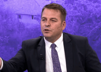 Muja për Edi Ramën: Dikush në rrethin e tij duhet ta këshilloj të mos flet shumë për çështje që nuk i di