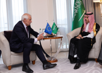 Borrell dhe ministri i Jashtëm saudit diskutojnë për situatën ndërmjet Izraelit dhe Palestinës