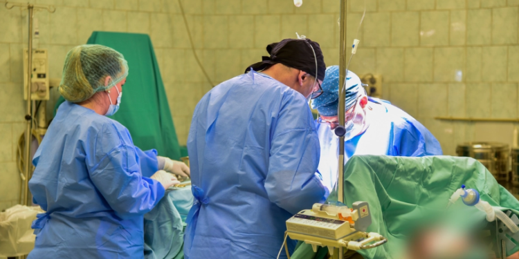 Mungesa e anesteziologëve e lë Neurokirurgjinë me një sallë operimi