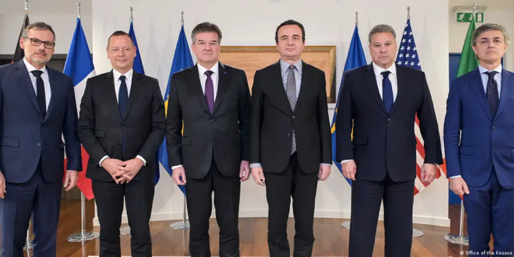 Vizita e emisarëve të QUINT-it dhe planet e tyre për Prishtinën e Beogradin