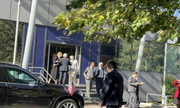 Kurti takoi ambasadorët e QUINT-it