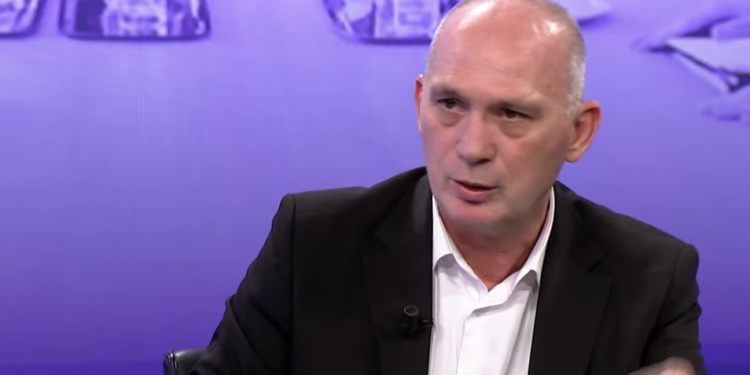 Humolli: Fitorja e LVV me 51% ka bërë që Serbia me u dridh politikisht