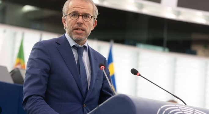 Eurodeputeti holandez: Marrëveshja për vizat nuk lidhet me dialogun