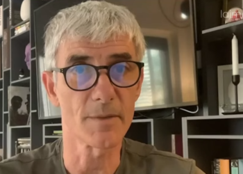 Ish-fotoreporteri i New York Times, flet për fotografinë më të dhimbshme të luftës që e shkrepi në Kosovë