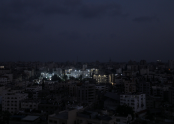 Gaza pa qasje në internet teksa Izraeli intensifikon sulmet