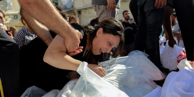 Ministria e Shëndetësisë në Gazë: Numri i viktimave ka arritur mbi 8 mijë