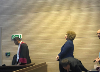 Ministrja Hajdari në gjykatë për aksidentin ku goditi një fëmijë me veturë