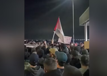 Protestuesit anti-hebrenj sulmojnë aeroportin e Dagestanit teksa arrin fluturimi nga Izraeli