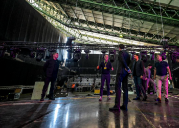 Kurti e Çeku shohin nga afër përgatitjet për Festivalin e Këngës