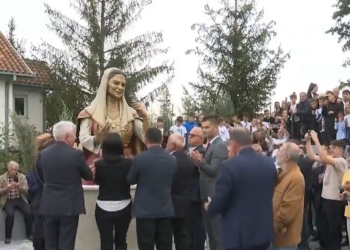 U përurua busti i bilbilit të këngës Nexhmije Pagarusha