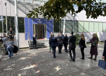 Nis takimi i Kurtit me senatorët Shaheen dhe Welch