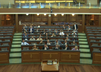 Largohet opozita, ndërpritet sërish seanca