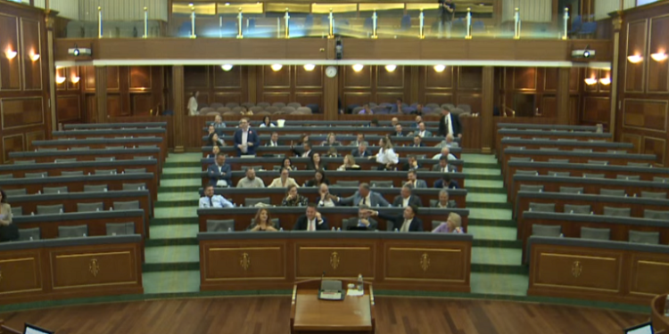 Largohet opozita, ndërpritet sërish seanca