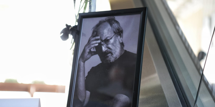 Mbahet mbledhja komemorative për mjeshtrin e madh të skulpturave, Luan Mulliqi