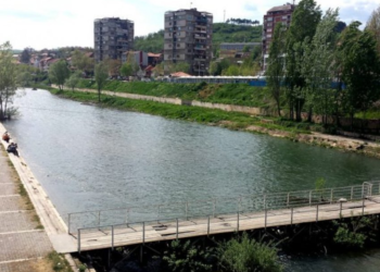 Zhduket një 62-vjeçar në lumin Ibër, Policia nis kërkimet