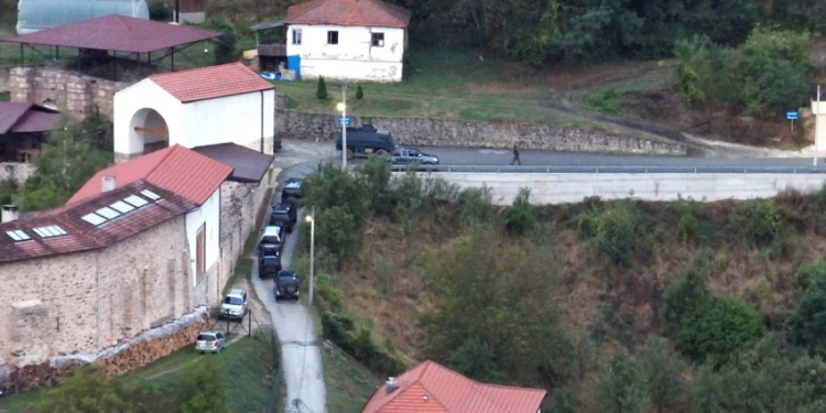 Çeku me shkresë zyrtare Dioqezës Rashkë – Prizren për sanimin e dëmeve në Manastirin e Banjkës