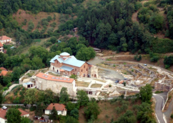 Çeku me shkresë zyrtare Dioqezës Rashkë – Prizren për sanimin e dëmeve në Manastirin e Banjkës