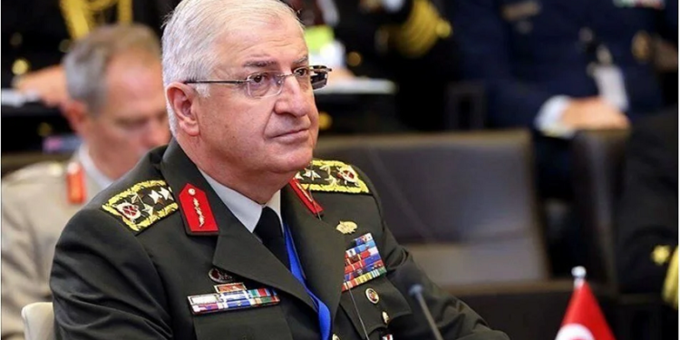 Ministri turk i Mbrojtjes nesër vjen në Kosovë, pritet nga ministri Maqedonci dhe komandanti Jashari