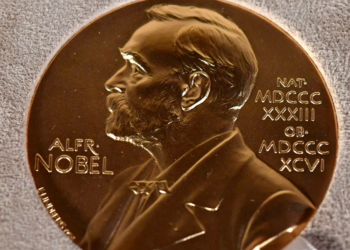 Tre shkencëtarë fitojnë Nobelin për Fizikë për përdorim të dritës në studim të elektroneve