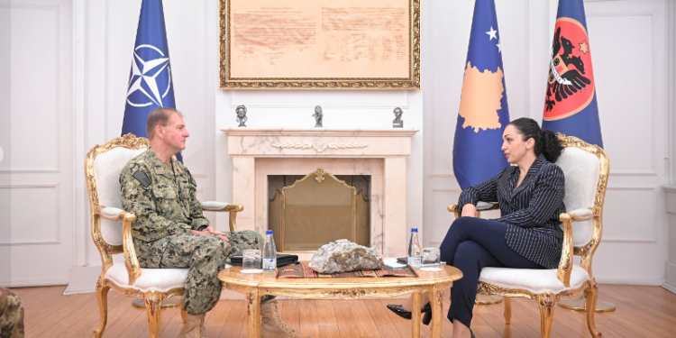 Osmani: Prezenca e trupave ushtarake të Serbisë afër kufirit me Kosovën, kërcënim për paqen