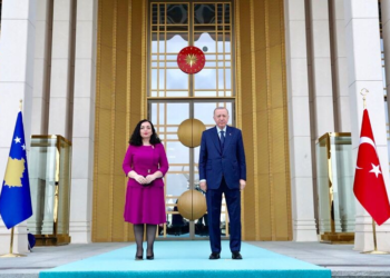 Osmani uron Erdoganin për 100 vjetorin e Turqisë