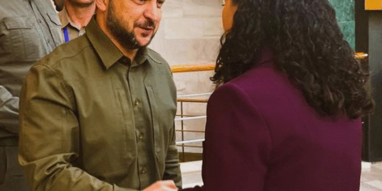 Osmani publikon fotografi me Zelenskyn: Qëndresë, stoicizëm dhe shpresë!