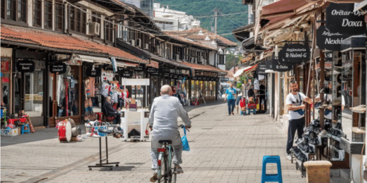 “The Guardian” rendit Pejën në mesin e qyteteve të Evropës që duhet vizituar