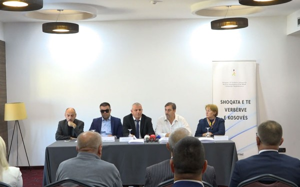 Premtohet përmirësimi i kushteve për të verbrit