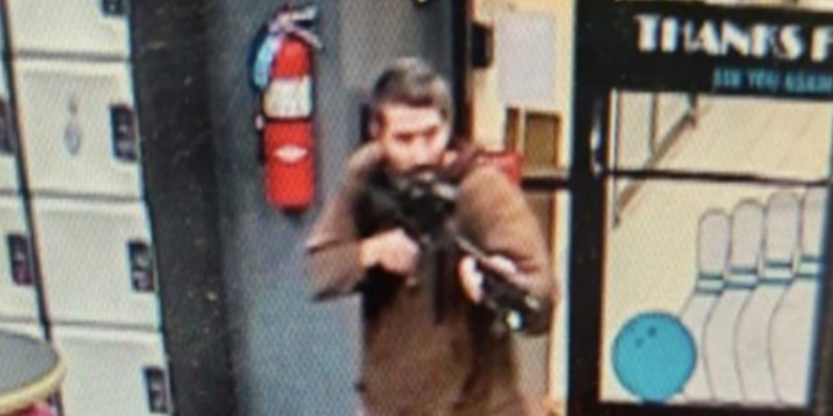 Sulm masiv me armë në SHBA, të vrarë dhe të plagosur