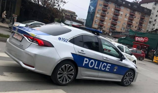 Duke ikur goditën veturën e Policisë, arrestohen dy të dehur në Vushtrri