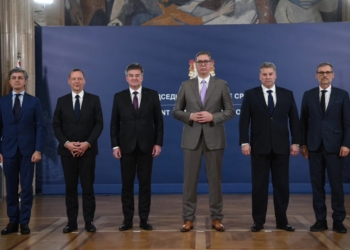 Vuçiqi takon pesëshen diplomatike:Takimi i vështirë