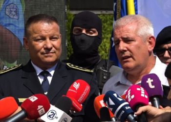 Sveçla dhe Hoxha mbajnë konferencë për media