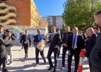 Kurti dhe Aliu promovojnë zvogëlimin e përdorimit të qeseve plastike